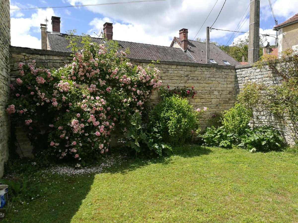 Chez Zaza Bed and Breakfast Stigny Buitenkant foto